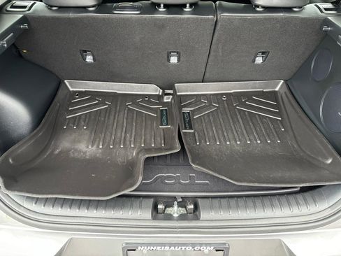 Used 2023 Kia Soul GT-Line w/ GT-Line Technology Package image 37