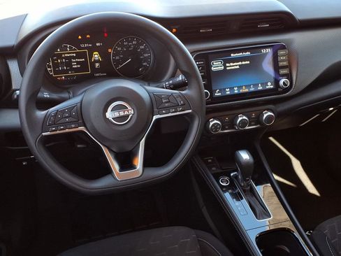 Used 2024 Nissan Kicks SV image 13
