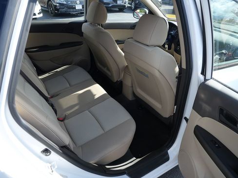 Used 2012 Hyundai Elantra GLS image 22