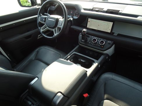 Certified 2024 Land Rover Defender 110 S AWD/4WD image 23