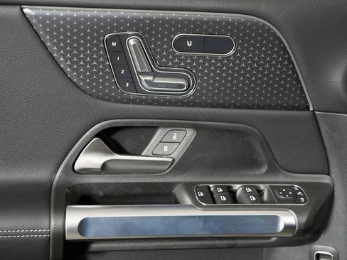 Certified 2026 Mercedes-Benz GLB 250 4MATIC image 12