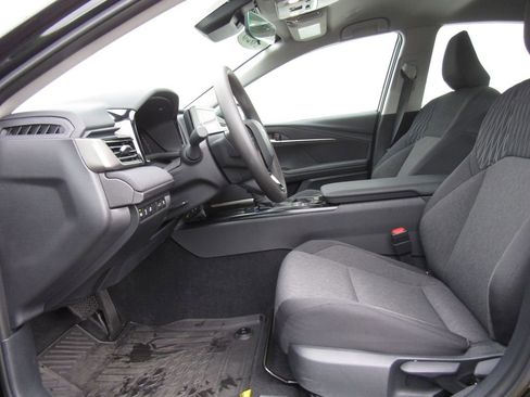 Used 2026 Toyota Camry LE w/ Preferred Package 2 (TMS) FWD image 11