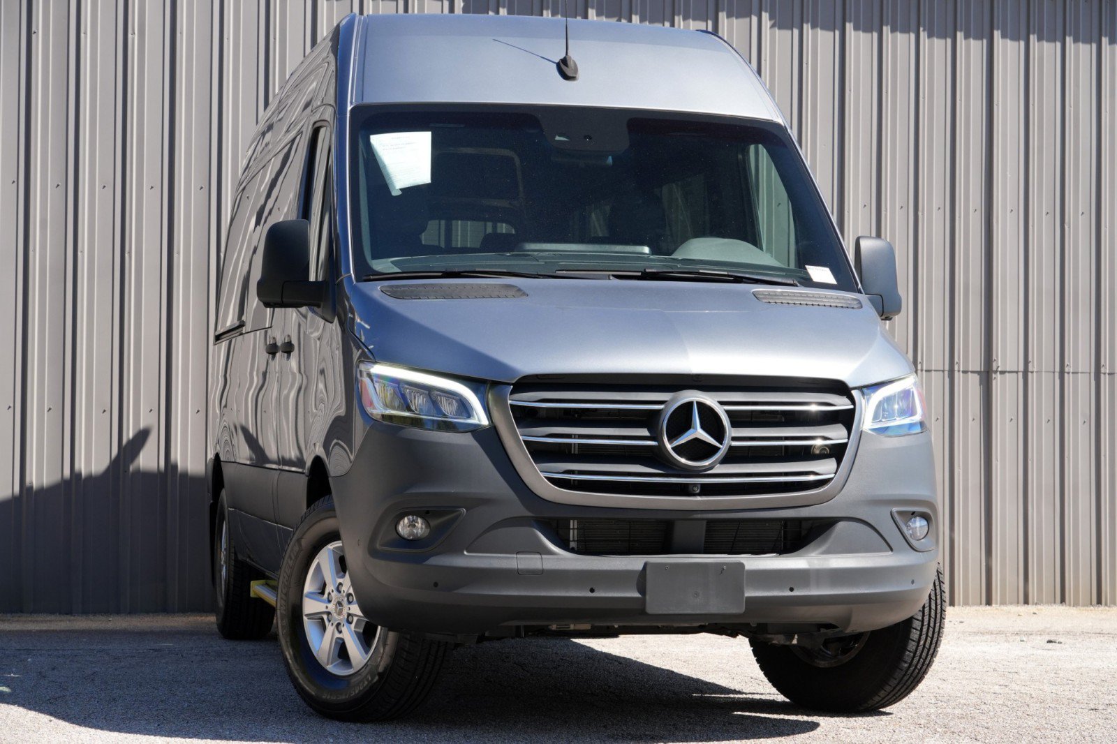 Used 2023 Mercedes-Benz Sprinter 2500 image 4