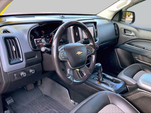 Used 2018 Chevrolet Colorado Z71 AWD/4WD image 17