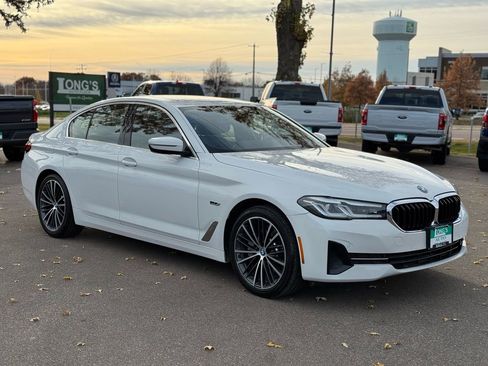 Used 2023 BMW 530e xDrive image 2
