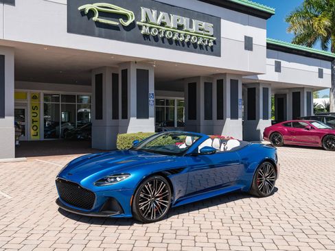 Used 2022 Aston Martin DBS Superleggera Volante RWD image 20
