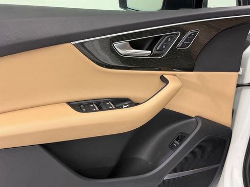 Used 2022 Audi Q7 Premium Plus image 26