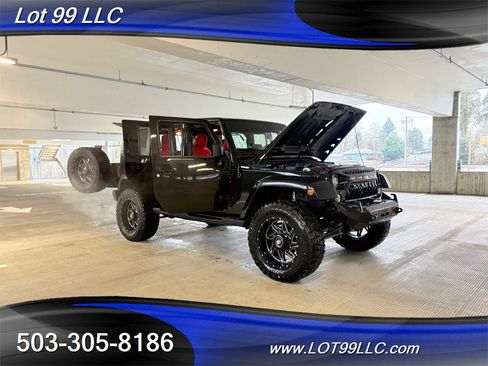 Used 2018 Jeep Wrangler Unlimited Sahara image 40