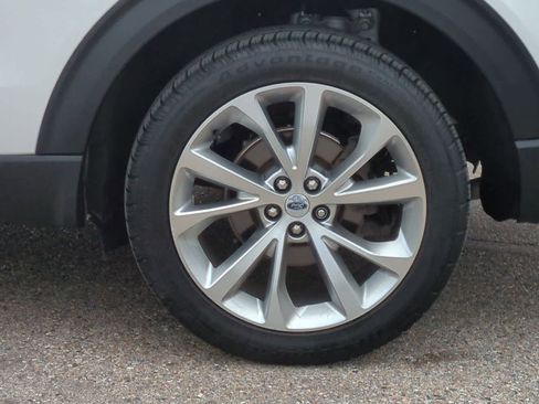 Used 2023 Ford Explorer Platinum w/ Technology Package AWD/4WD image 14
