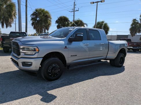 Used 2024 RAM 3500 Laramie w/ Night Edition AWD/4WD image 7
