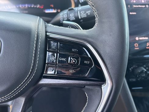 Used 2023 Jeep Grand Cherokee Overland w/ Luxury Tech Group IV image 26