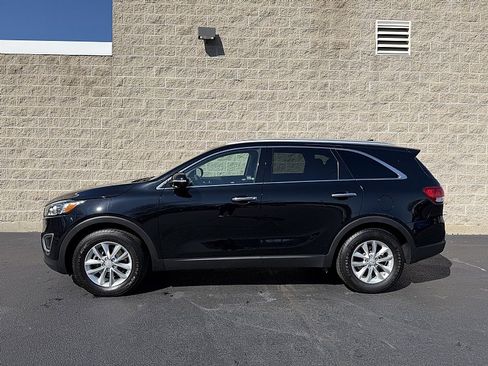 Used 2018 Kia Sorento LX image 5