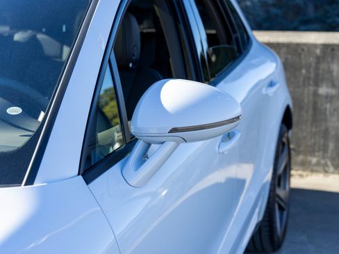 Certified 2025 Porsche Macan image 17