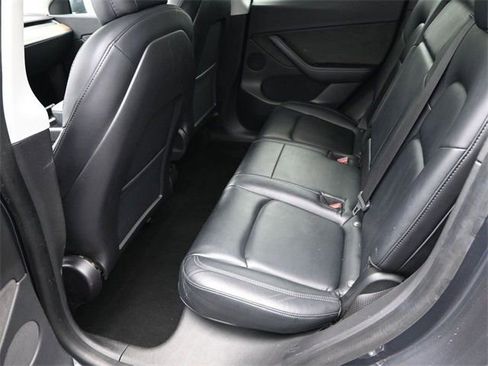 Used 2021 Tesla Model Y Performance image 17