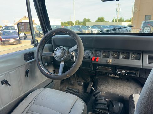 Used 1989 Jeep Wrangler Laredo image 16
