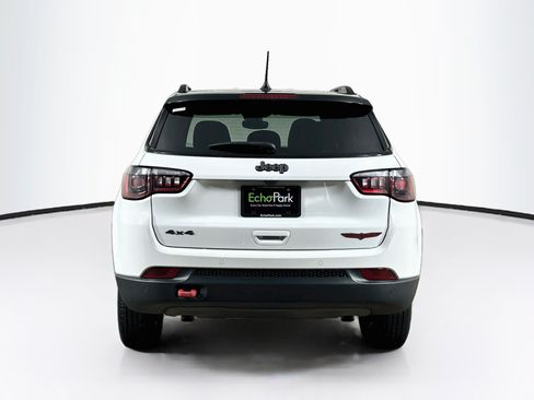 Used 2025 Jeep Compass Trailhawk AWD/4WD image 7