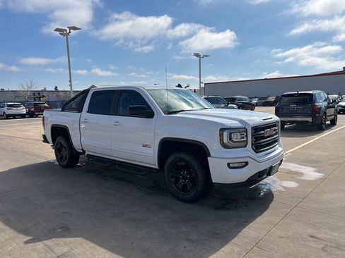 Used 2018 GMC Sierra 1500 SLT w/ All Terrain X Package image 4