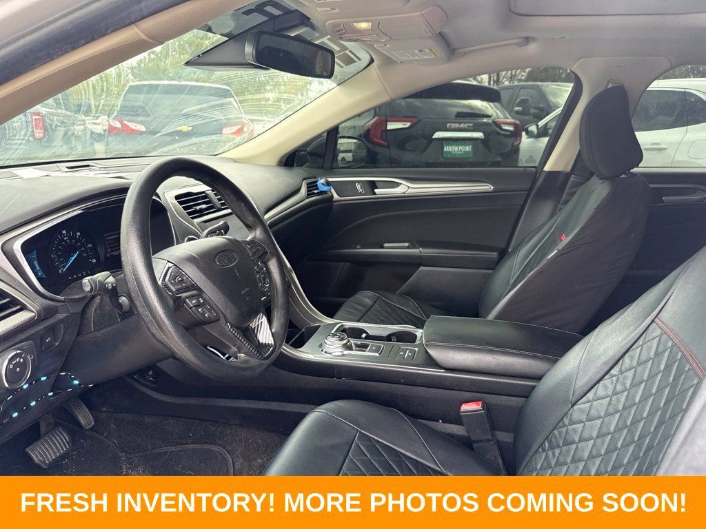 Used 2020 Ford Fusion SE FWD image 8