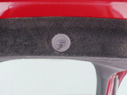 Used 2026 Tesla Model Y AWD image 39