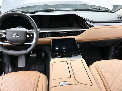 Used 2025 INFINITI QX80 Luxe AWD/4WD image 12