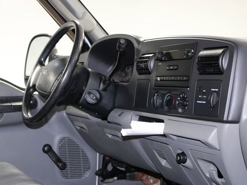 Used 2006 Ford F350 XL RWD image 27
