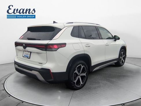 Certified 2025 Volkswagen Tiguan SE w/ Panoramic Sunroof Package image 7