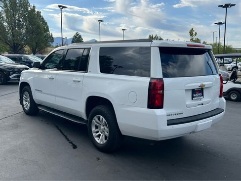Used 2018 Chevrolet Suburban LT image 7