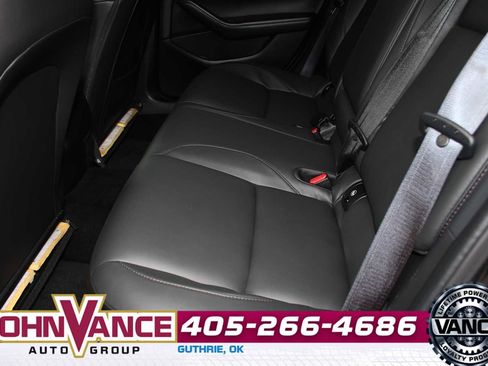 Used 2024 MAZDA MAZDA3 s image 19