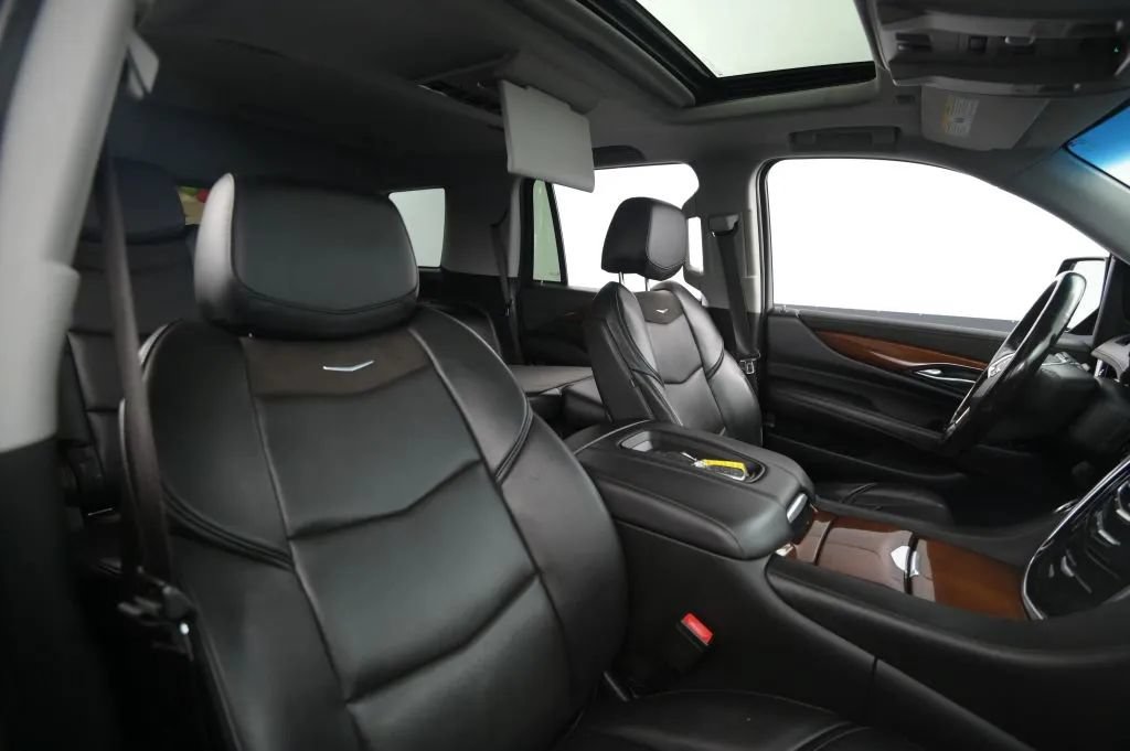 Used 2019 Cadillac Escalade Premium Luxury w/ LPO, Radiant Package AWD/4WD image 50