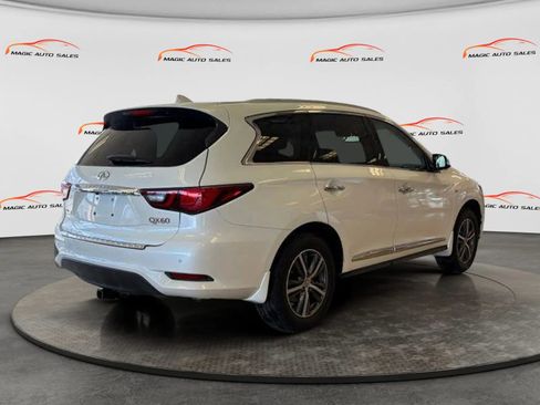 Used 2019 INFINITI QX60 Luxe w/ Essential Package image 6