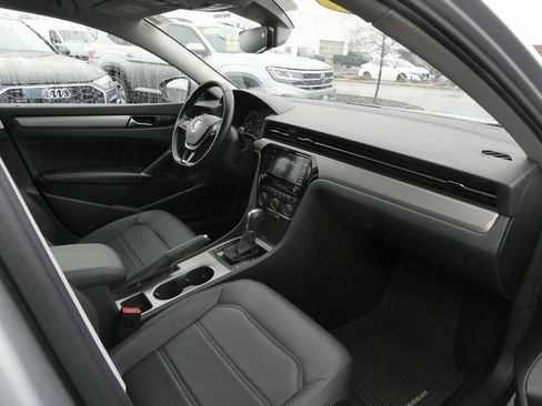 Used 2020 Volkswagen Passat 2.0T SE image 26