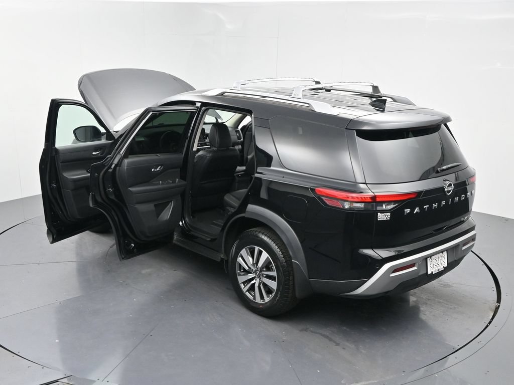 Used 2023 Nissan Pathfinder SL AWD/4WD image 25