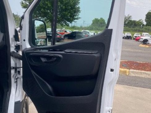 Used 2021 Mercedes-Benz Sprinter 2500 w/ Driver Convenience Package image 28