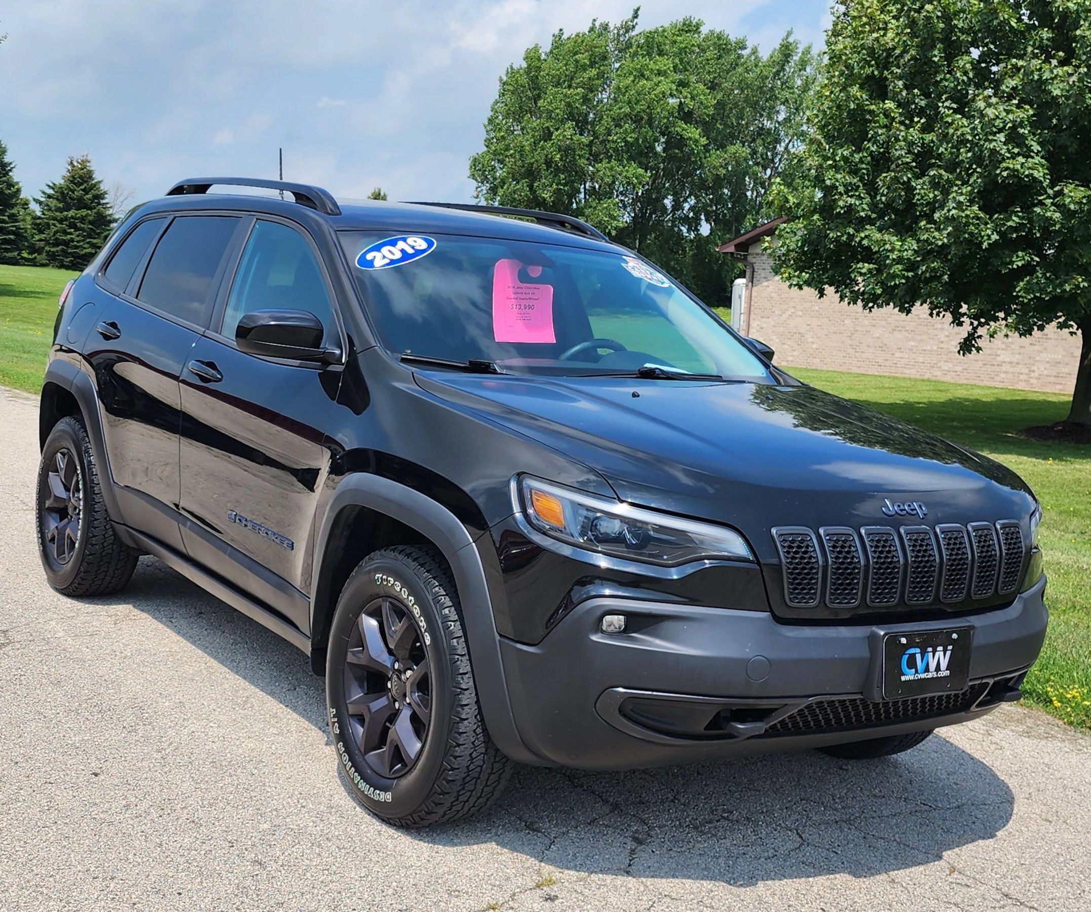 Used 2019 Jeep Cherokee Latitude AWD/4WD image 2