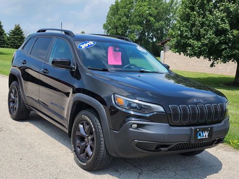 Used 2019 Jeep Cherokee Latitude AWD/4WD image 2