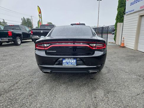 Used 2019 Dodge Charger SXT RWD image 3
