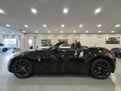 Used 2019 Nissan 370Z Touring RWD image 35