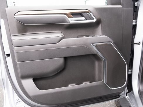 Used 2025 Chevrolet Silverado 1500 LT image 13