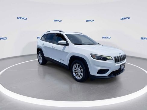 Used 2020 Jeep Cherokee Latitude FWD image 2