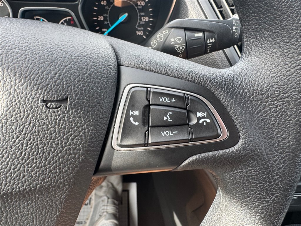Used 2019 Ford Escape SE FWD image 12