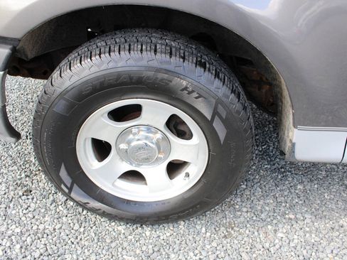 Used 2002 Ford F150 XLT image 24