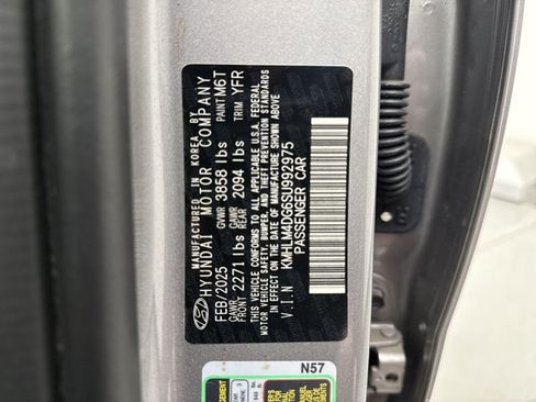 Used 2025 Hyundai Elantra Sport FWD image 21