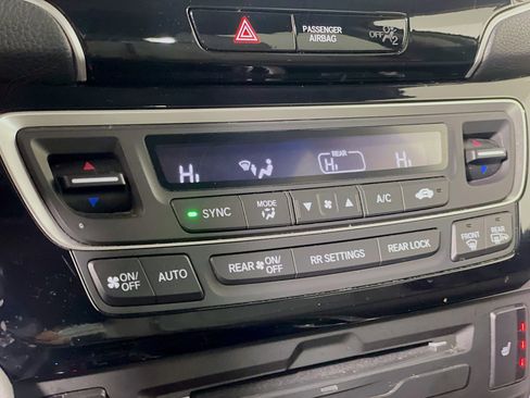 Used 2021 Honda Pilot Touring image 24