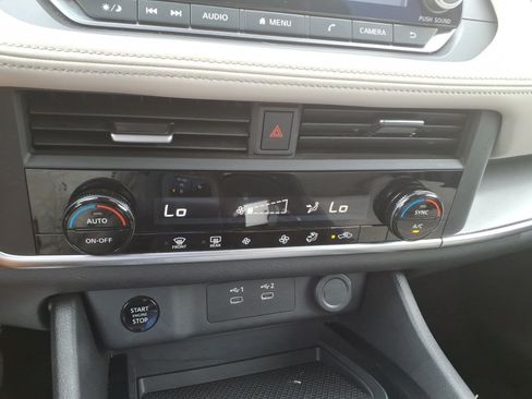 Used 2025 Nissan Rogue SV AWD/4WD image 20