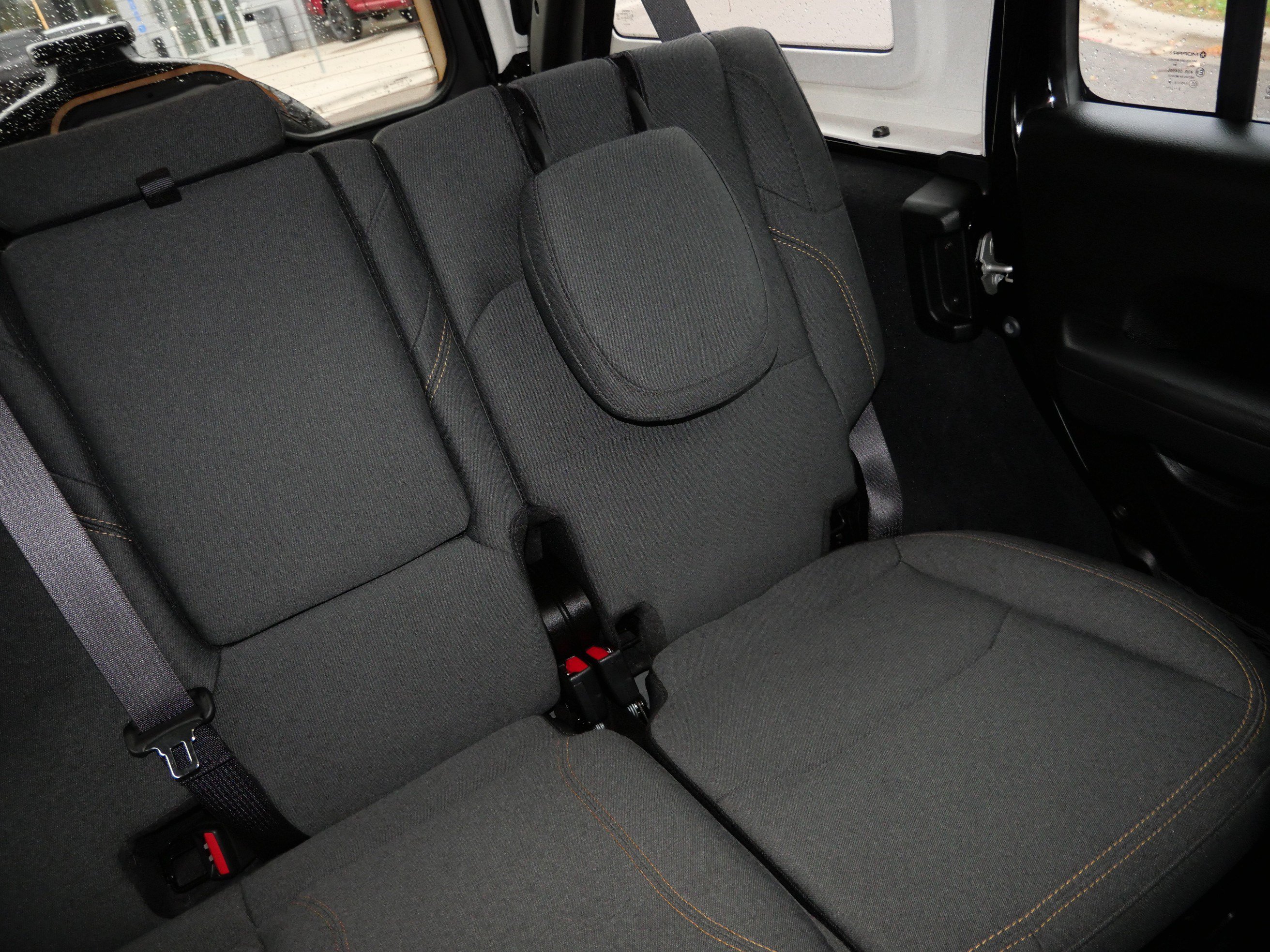 Used 2024 Jeep Wrangler Unlimited w/ Convenience Group AWD/4WD image 15
