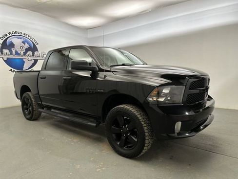 Used 2018 RAM 1500 Express w/ Black Ram 1500 Express Group image 12