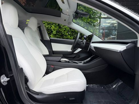 Used 2020 Tesla Model 3 Standard Range Plus RWD image 32