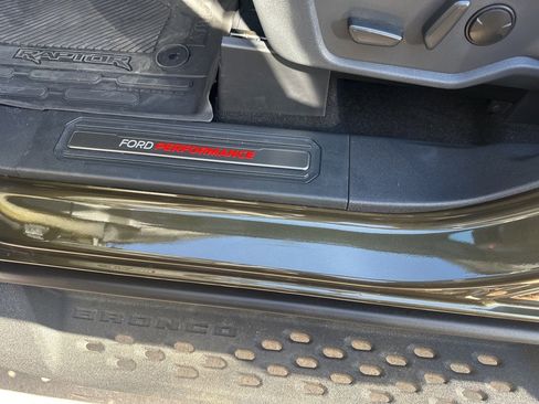 Used 2025 Ford Bronco Raptor w/ Interior Carbon Fiber Pack image 10