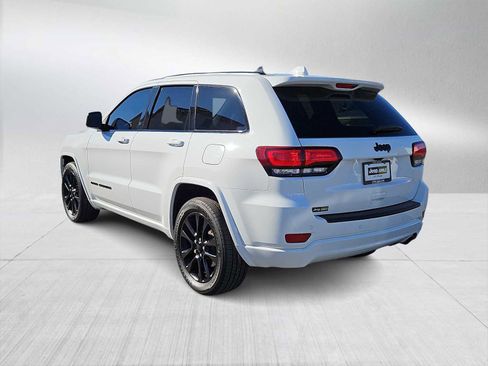 Used 2020 Jeep Grand Cherokee Altitude image 6
