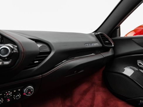 Used 2017 Ferrari 488 GTB RWD image 85